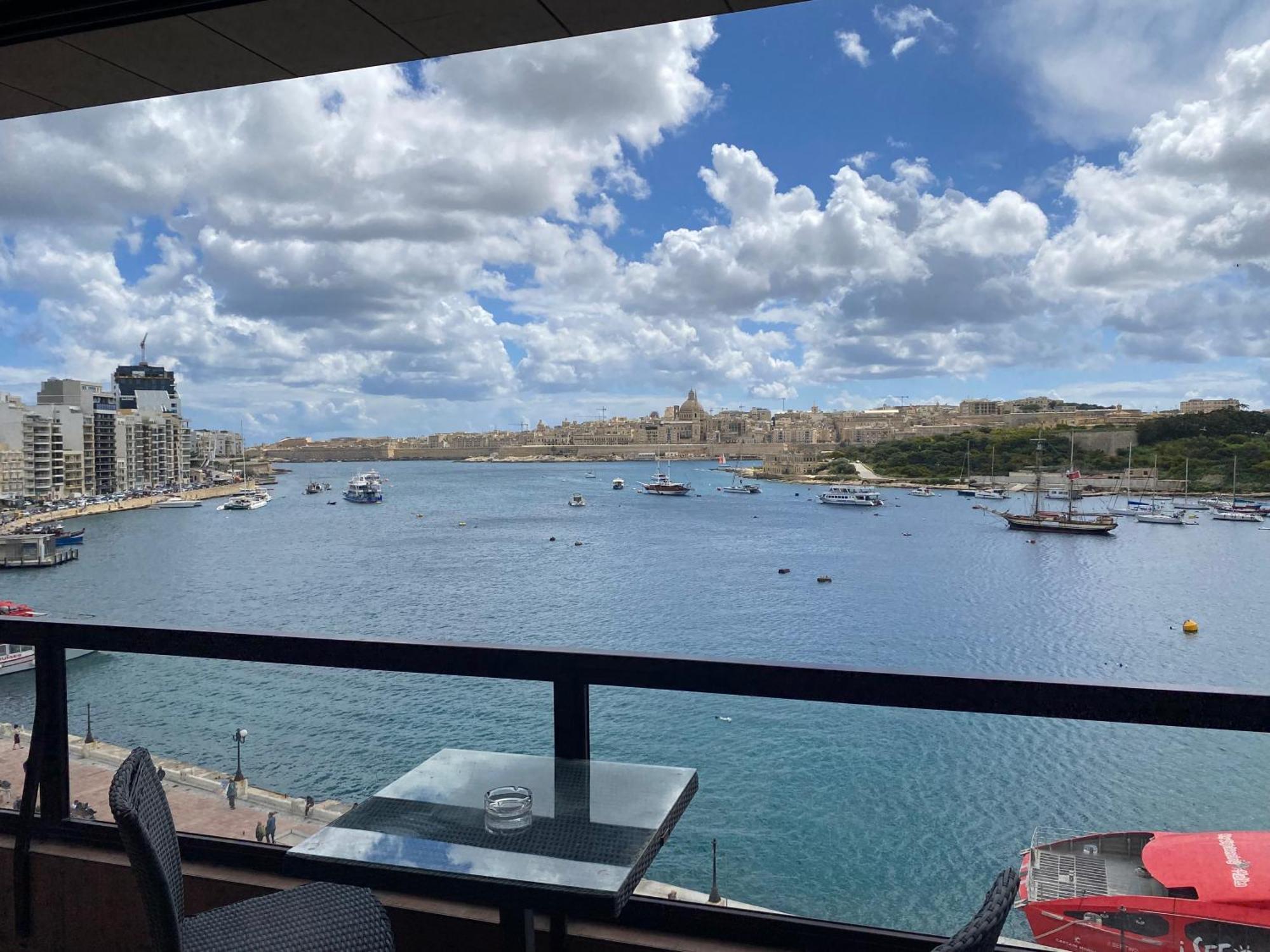 Seafront Harbour Haven - Steps To Ferry, Shops And Beaches Sliema Exteriér fotografie