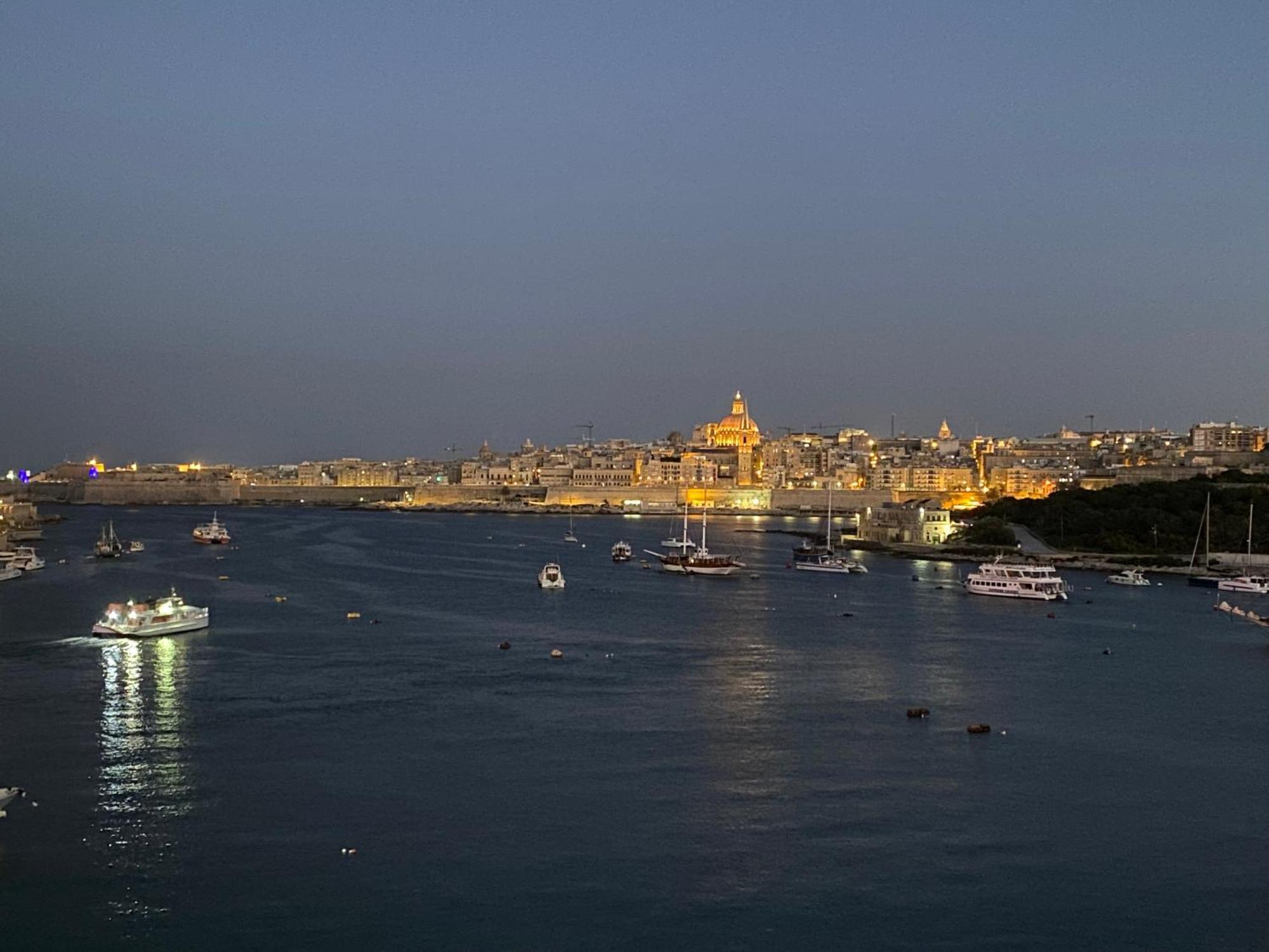 Seafront Harbour Haven - Steps To Ferry, Shops And Beaches Sliema Exteriér fotografie